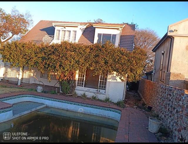 5 BEDROOM HOUSE FOR SALE IN KENSINGTON